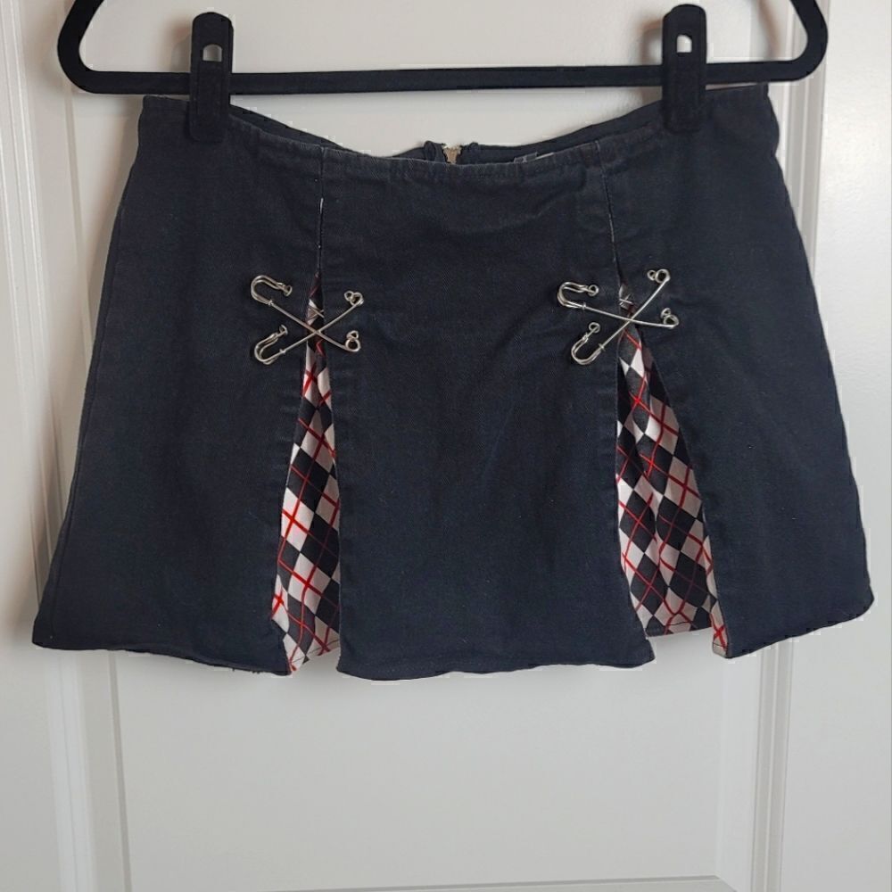 SUPER LOW FAT Y2K Hot Topic Mini Skirt